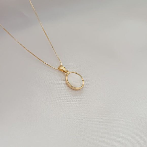 Gold Filled Box Chain Pearl Shell Medallion Pendant Necklace - Picture 3 of 3